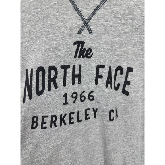 The North Face Lot of 2 Raglan Sleeve Classic Fit Graphic T-Shirts L - Picture 8 of 15